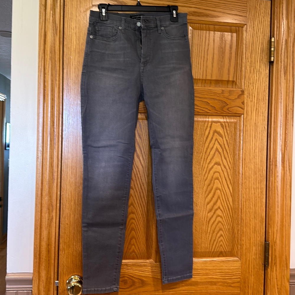 NWT Banana Republic jeans, grey/faded grey. Size 28. High-rise skinny.